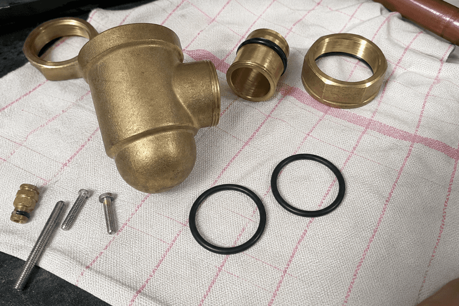 siphon démonté et joints neufs sur linge